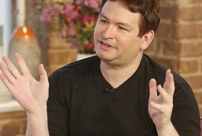 Бывший рекордсмен по длине пениса назвал нового чемпиона "отвратительным обманщиком"