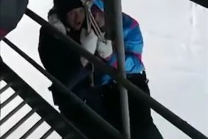 Экстремалы оказались в реанимации, неудачно спрыгнув с моста на тарзанке