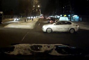 Авария дня. Таксист выехал наперерез в Перми