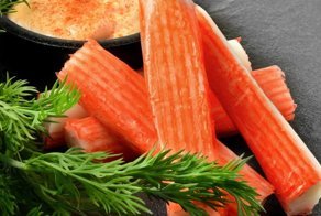 Роскачество обнаружило крабов в крабовых палочках