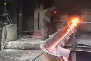 Эффектный трюк от сурового сталевара