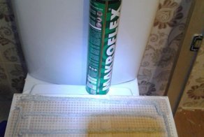 Стеновая керамическая плитка на монтажную пену