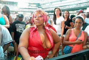 Засветили! Когда непослушная грудь живет своей жизнью