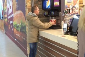 Россиянин стал мировой знаменитостью благодаря своей наглости