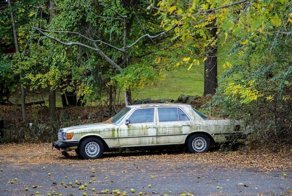 Брошенные автомобили на улицах Нью-Йорка