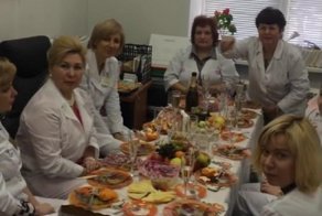 И пусть весь мир подождёт: врачи лишились работы из-за застолья