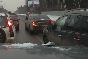 Какой настырный: обочечники в Балашихе