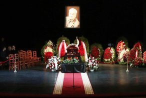 Прощай , "дядя Миша"..., или грустные аплодисменты