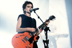 «Её голос поражал»: ушла из жизни солистка The Cranberries Долорес О'Риордан