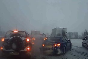 Авария дня. Массовое ДТП из-за метели в Кемеровской области