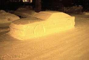 В Канаде вылепленный из снега автомобиль получил штраф за неправильную парковку
