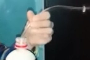 Вот она дружба или как напиться через дверной глазок