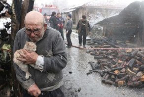 Человек, который потерял в пожаре все, кроме доброго сердца