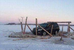 Под Усинском из реки Печоры достали затонувший Toyota Land Cruiser 200