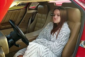 Девочка хотела в подарок новенький Lamborghini, а получила подержанный суперкар из 80-х