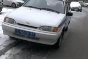 В Ростове полицейских оштрафовали за парковку на тротуаре