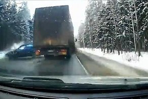 Серьезное ДТП на "бетонке": двигатель вместе с водителем отделились от автомобиля