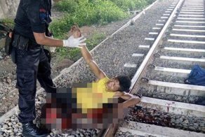 Парень хотел свести счеты с жизнью, а лишился двух ног