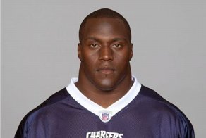 Массивные шеи игроков в американский футбол