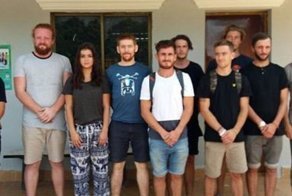 Группу туристов арестовали в Камбодже за «порнографический танец»