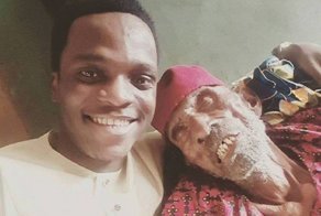 Нигериец хвастается в сети 145-летним дедом