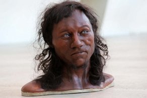 Учёные выявили: у «первого британца» были голубые глаза и тёмная кожа