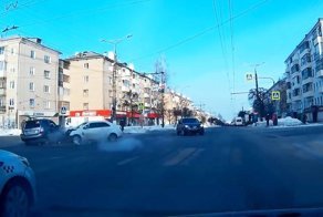 Мужчина торопился в роддом к жене и устроил ДТП
