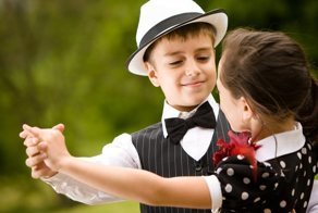 Школьниц США обязали танцевать со всеми без разбора