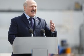 Лукашенко велел поотрубать руки домашним тиранам
