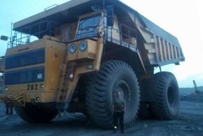 Работа на 220-тонном карьерном самосвале БелАЗ-75306