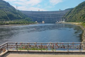 Саяно-Шушенская ГЭС, Черёмушки и Саяногорск