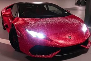 Swarovski на колёсах: как россиянка в Лондоне удивляет своими автомобилями