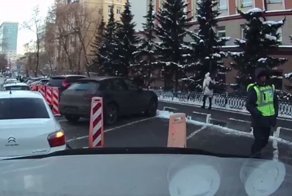 Свои законы на парковке у здания телерадиовещательной компании