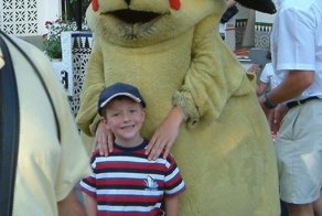 Кем пугают на детских праздниках: ростовые куклы из кошмаров