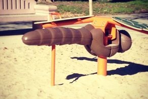 Эти детские площадки - настоящий ночной кошмар всех родителей