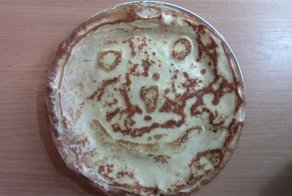 Благодаря самоделке из бутылки с легкостью получились очень вкусные блины!