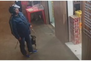 Засмотревшийся на витрину мужчина остался без своего шашлыка 