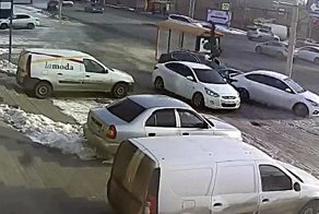 Авария дня. В Ростове BMW попал в ДТП и сбил пешехода