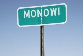 Монови: как живёт самый маленький городок в США
