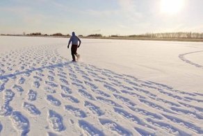 Сначала никто не мог понять, зачем он топчет снег... Но результат его трудов превзошел все ожидания!