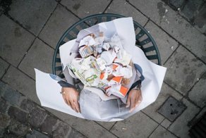 Случайные совпадения в уличной фотографии Пау Бускато