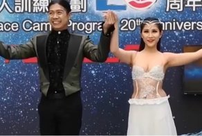 Малайзийская иллюзионистка обновила свой рекорд по скоростному переодеванию