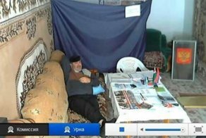 Самые откровенные кадры с избирательных участков