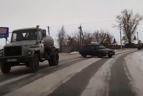 Авария дня. Под Новосибирском в жестком столкновении погибла пассажирка ВАЗа