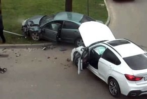 Авария дня. Женщина на BMW устроила аварию в Краснодаре