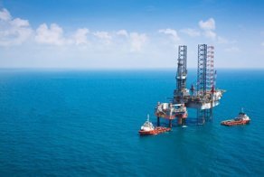 Нефтяные платформы — маленькие города посреди морей