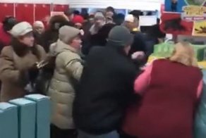 Краснодарские покупатели «Магнита» устроили давку из-за игрушек по акции