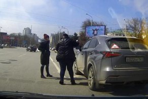 Небольшой контакт с Лексусом в Ростове