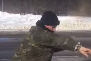 Сельский мастер бесконтактного боя против сотрудников ДПС