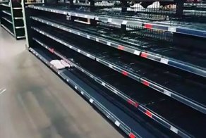 Супермаркет в Гамбурге убрал с полок всё иностранное и оставил лишь немецкие продукты